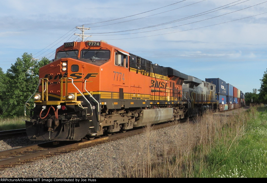 BNSF 7774 East